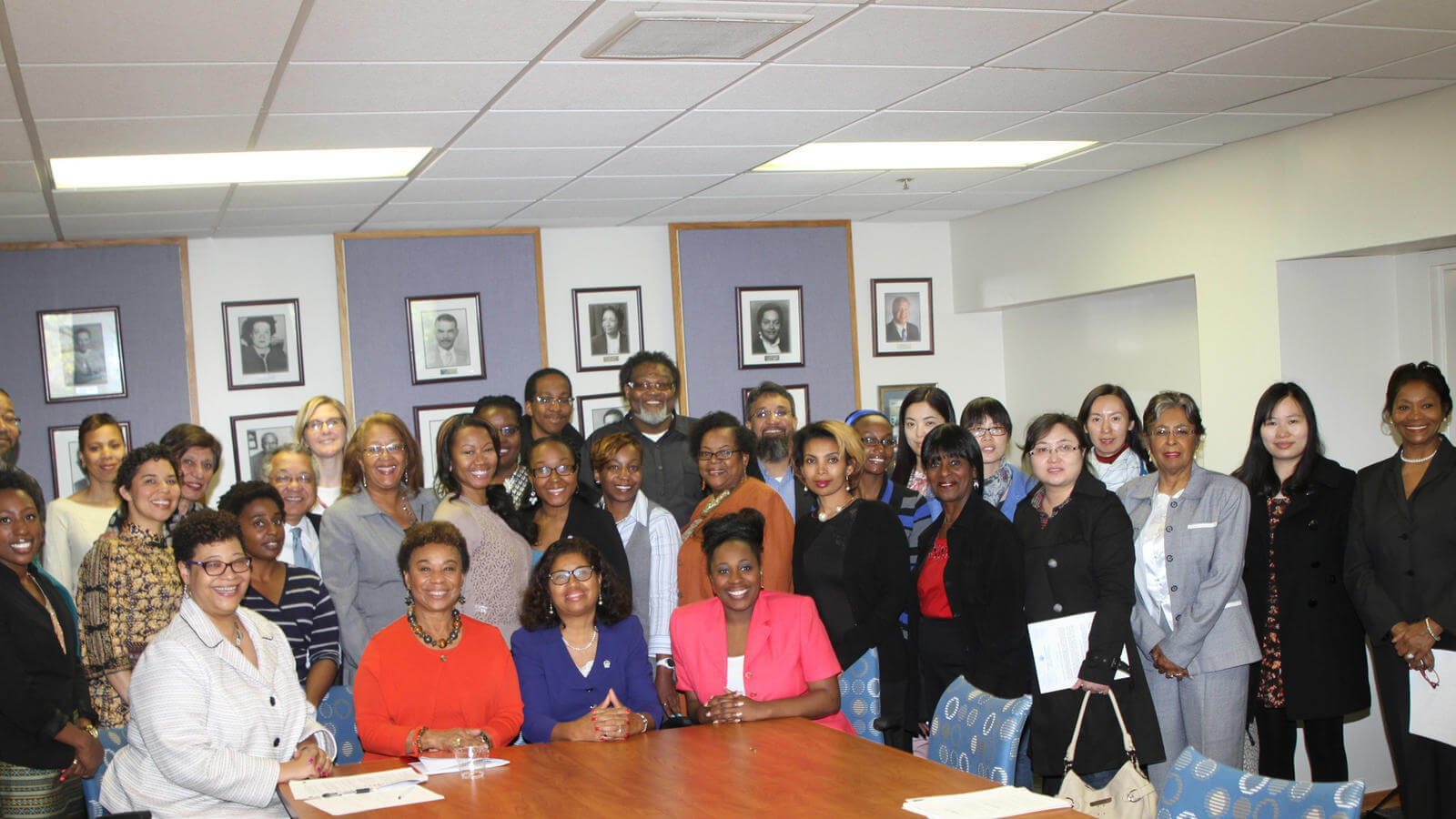 Group photo of Barbara Lee with Students